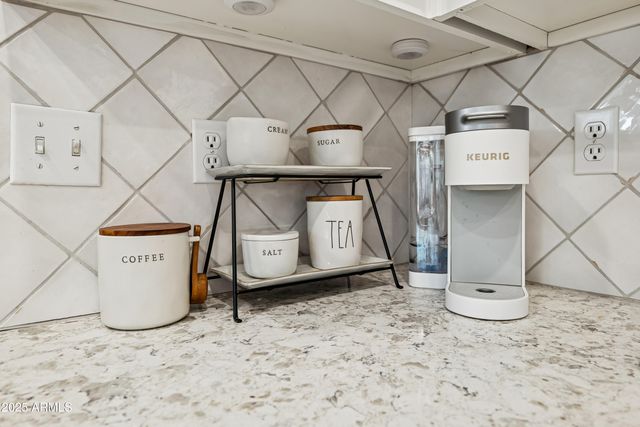 15050 N THOMPSON PEAK Parkway 1040, Scottsdale, AZ 85260