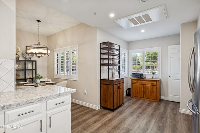 15050 N THOMPSON PEAK Parkway 1040, Scottsdale, AZ 85260