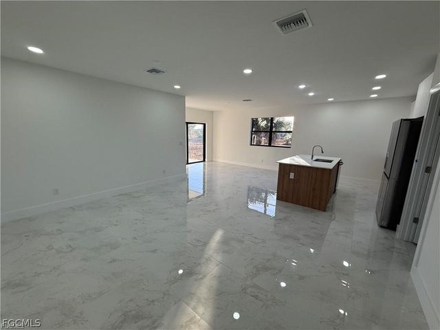 1409 NW 21st CT, Cape Coral, FL 33909