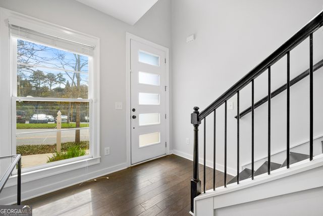 552 Ember Lane NW, Atlanta, GA 30318