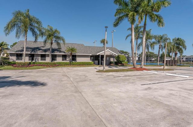 2204 Seaside Drive, Greenacres, FL 33463