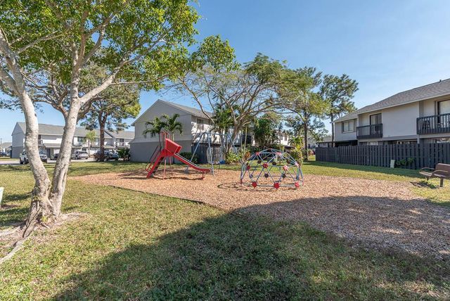 2204 Seaside Drive, Greenacres, FL 33463
