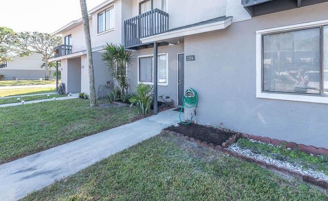 2204 Seaside Drive, Greenacres, FL 33463