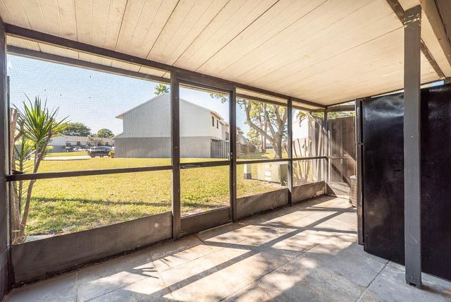 2204 Seaside Drive, Greenacres, FL 33463