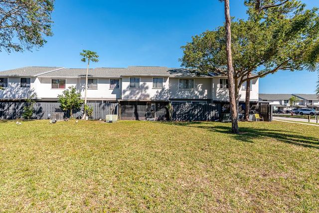 2204 Seaside Drive, Greenacres, FL 33463