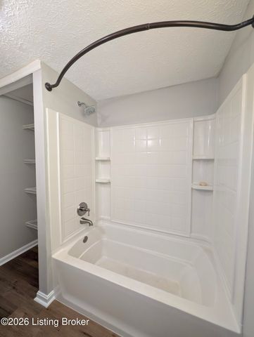 13011 Ashlawn Dr, Louisville, KY 40272