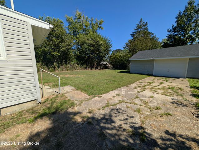 13011 Ashlawn Dr, Louisville, KY 40272