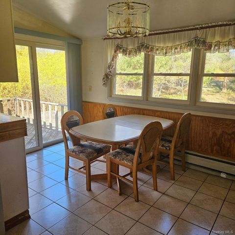 41 Wildwood Drive, Poughkeepsie, NY 12603