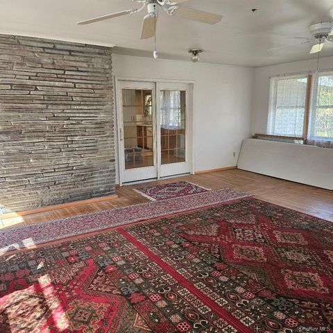 41 Wildwood Drive, Poughkeepsie, NY 12603