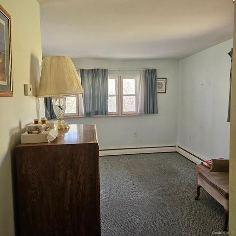 41 Wildwood Drive, Poughkeepsie, NY 12603