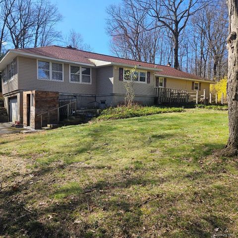 41 Wildwood Drive, Poughkeepsie, NY 12603