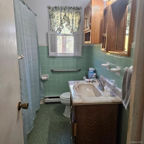41 Wildwood Drive, Poughkeepsie, NY 12603