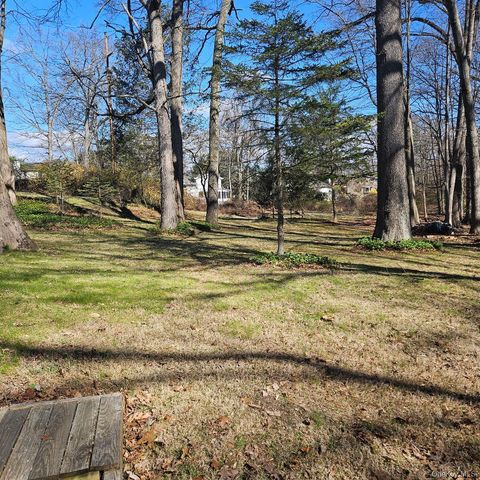 41 Wildwood Drive, Poughkeepsie, NY 12603