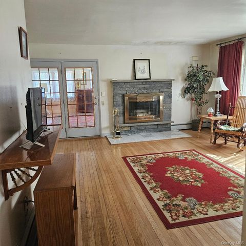 41 Wildwood Drive, Poughkeepsie, NY 12603