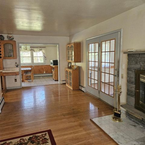 41 Wildwood Drive, Poughkeepsie, NY 12603