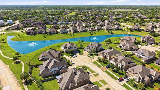 6211 Calico Pointe Court, Sugar Land, TX 77479