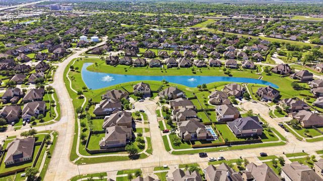 6211 Calico Pointe Court, Sugar Land, TX 77479