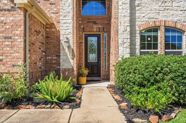 6211 Calico Pointe Court, Sugar Land, TX 77479