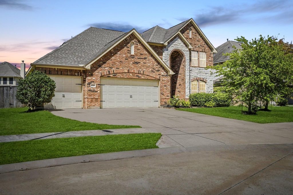 6211 Calico Pointe Court, Sugar Land, TX 77479