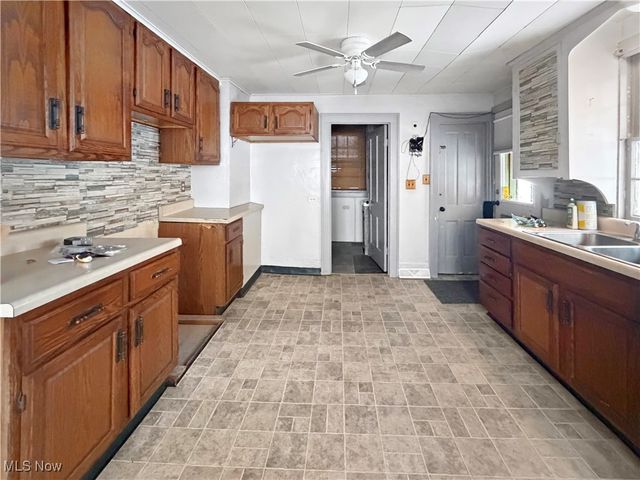 2527 McCords Hill Road, Wellsburg, WV 26070