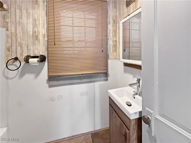 2527 McCords Hill Road, Wellsburg, WV 26070