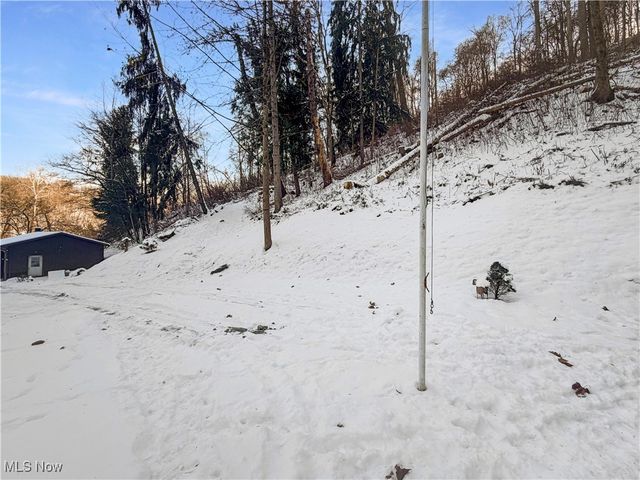 2527 McCords Hill Road, Wellsburg, WV 26070