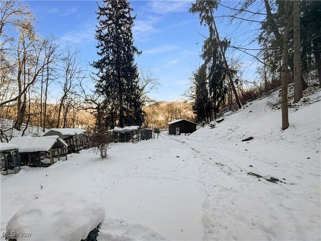 2527 McCords Hill Road, Wellsburg, WV 26070