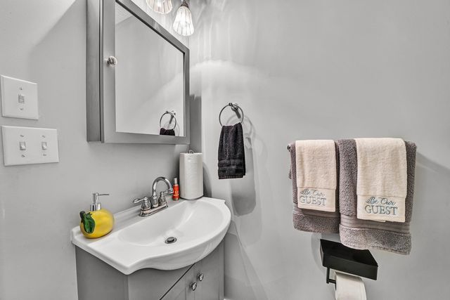 575 Three Brooks LN, Rocky Mount, VA 24151