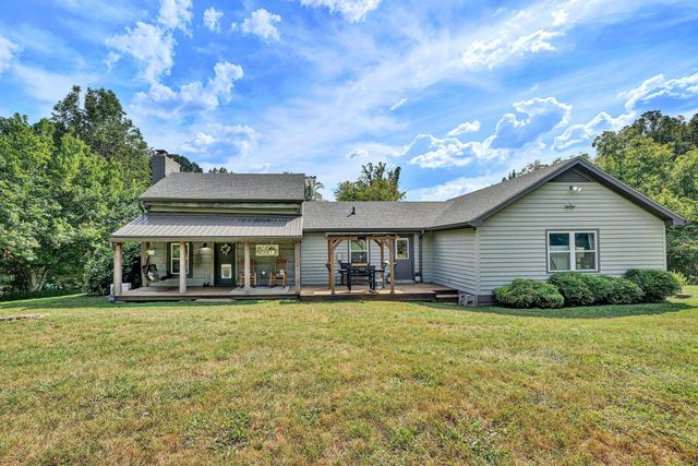 575 Three Brooks LN, Rocky Mount, VA 24151