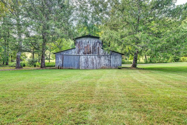 575 Three Brooks LN, Rocky Mount, VA 24151
