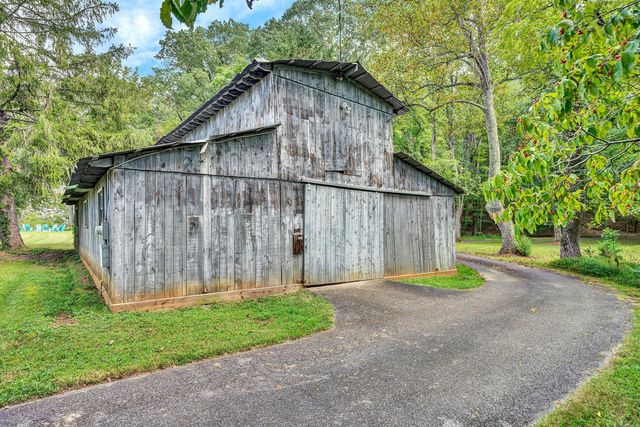 575 Three Brooks LN, Rocky Mount, VA 24151