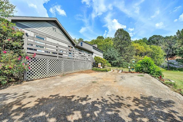 575 Three Brooks LN, Rocky Mount, VA 24151