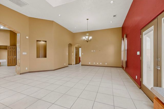 1881 17th Avenue SE, Rio Rancho, NM 87124