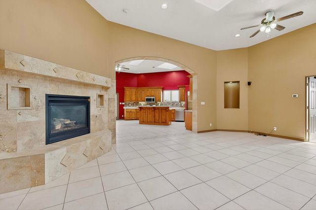 1881 17th Avenue SE, Rio Rancho, NM 87124