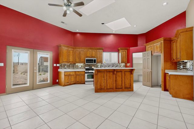 1881 17th Avenue SE, Rio Rancho, NM 87124