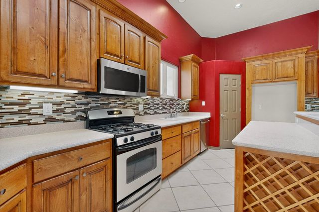 1881 17th Avenue SE, Rio Rancho, NM 87124