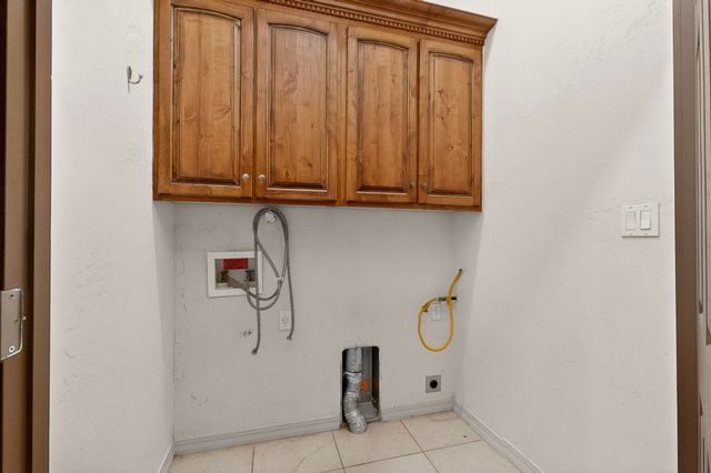 1881 17th Avenue SE, Rio Rancho, NM 87124