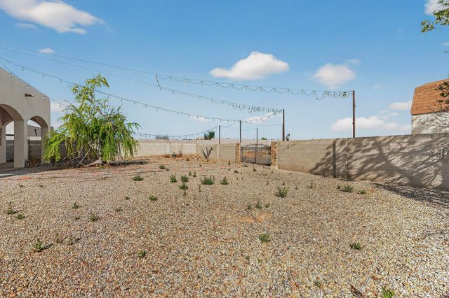 1881 17th Avenue SE, Rio Rancho, NM 87124