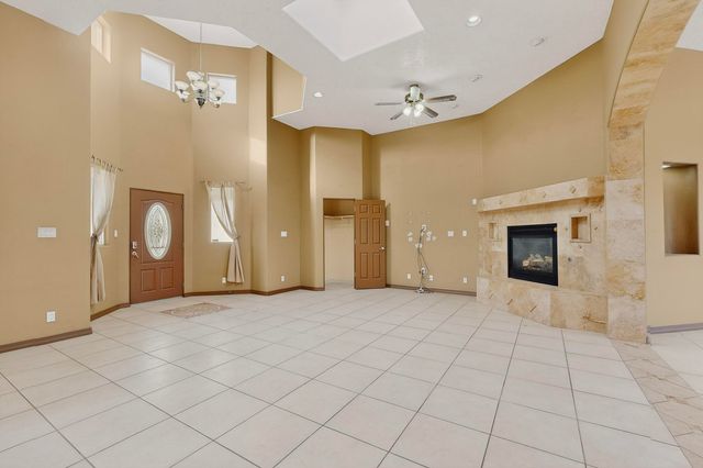 1881 17th Avenue SE, Rio Rancho, NM 87124