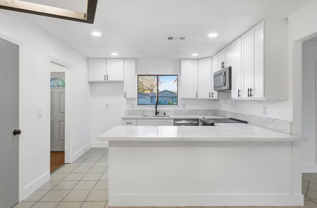 2377 Tammy Lane, Selma, CA 93662