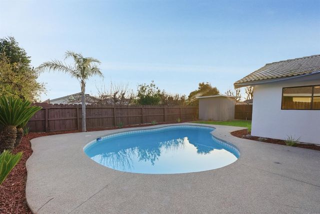 2377 Tammy Lane, Selma, CA 93662