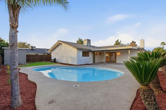 2377 Tammy Lane, Selma, CA 93662