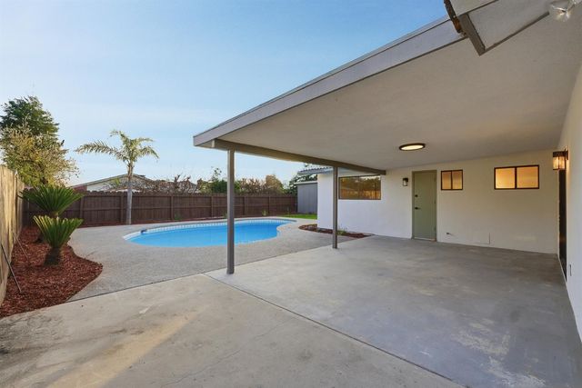 2377 Tammy Lane, Selma, CA 93662