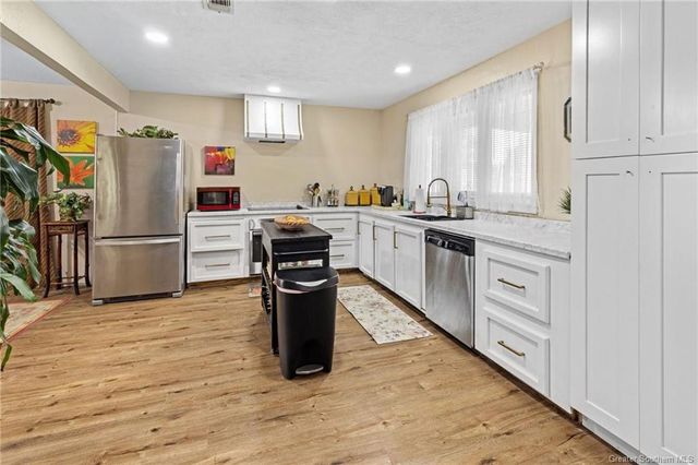 284 W Park Manor Drive, Lake Charles, LA 70611