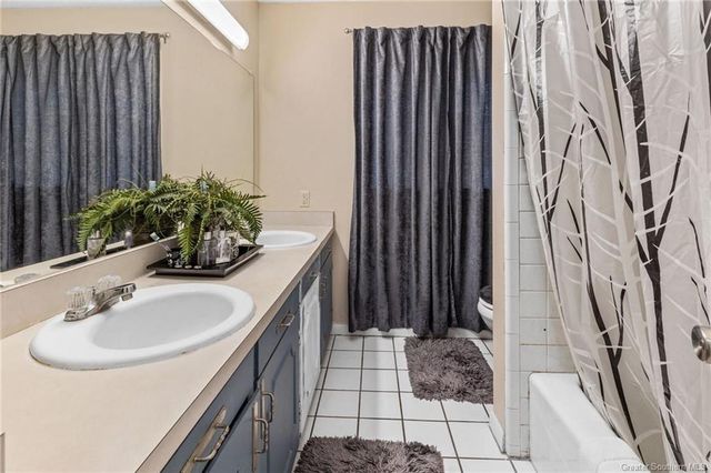 284 W Park Manor Drive, Lake Charles, LA 70611