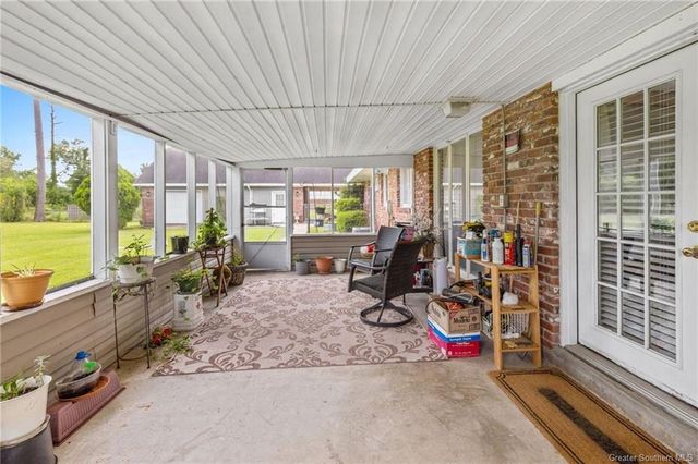 284 W Park Manor Drive, Lake Charles, LA 70611