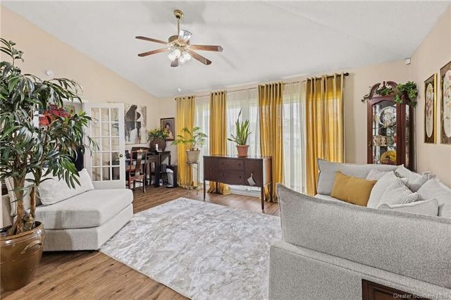 284 W Park Manor Drive, Lake Charles, LA 70611