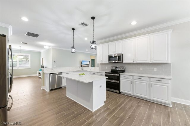 8047 Princeton DR, Naples, FL 34104