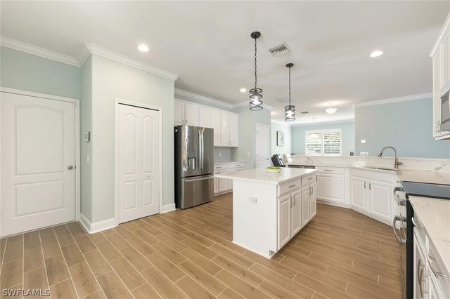 8047 Princeton DR, Naples, FL 34104