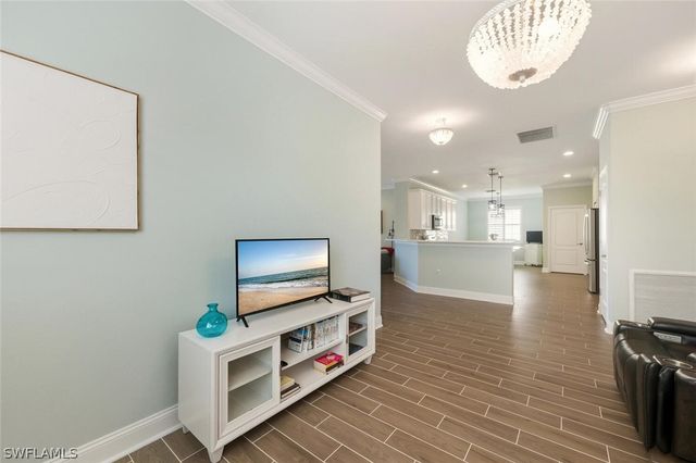 8047 Princeton DR, Naples, FL 34104